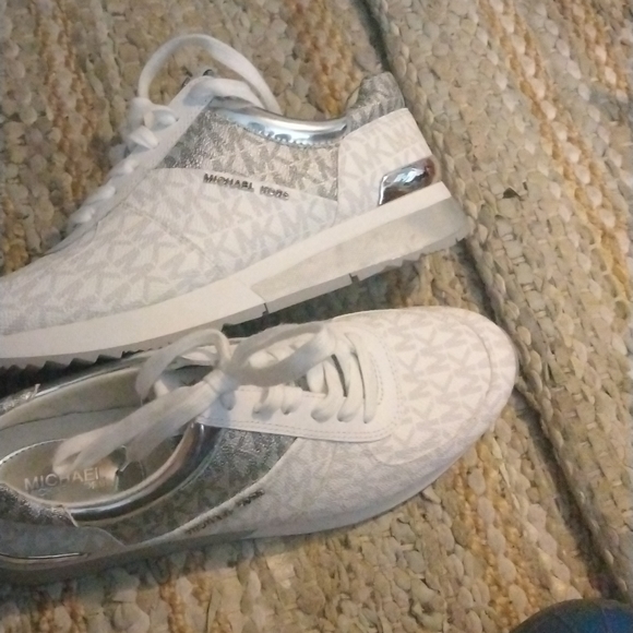 Michael Kors Casual Sneakers Women's Tennis Shoes - Picture 2 of 6